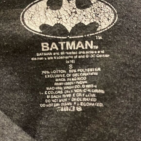 DC Comics Batman Classic Logo T-Shirt Women’s Small - Picture 3 of 3